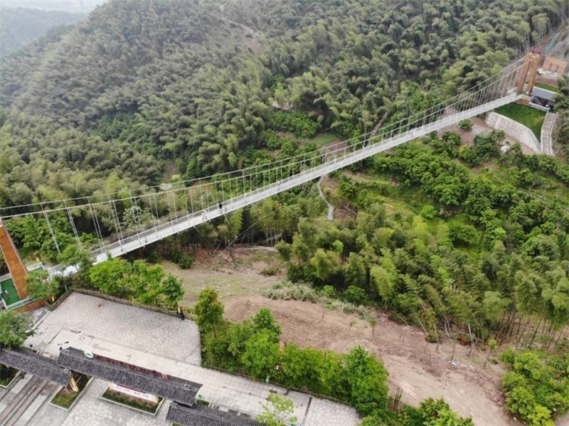 浙江义乌北山村玻璃吊桥