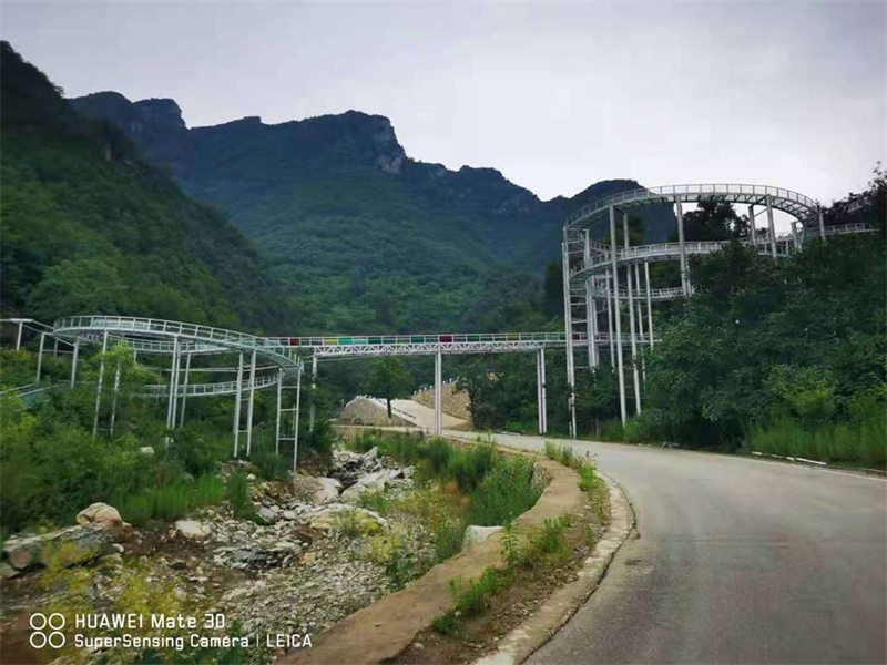 河南三门峡大鲵湾千米玻璃滑漂